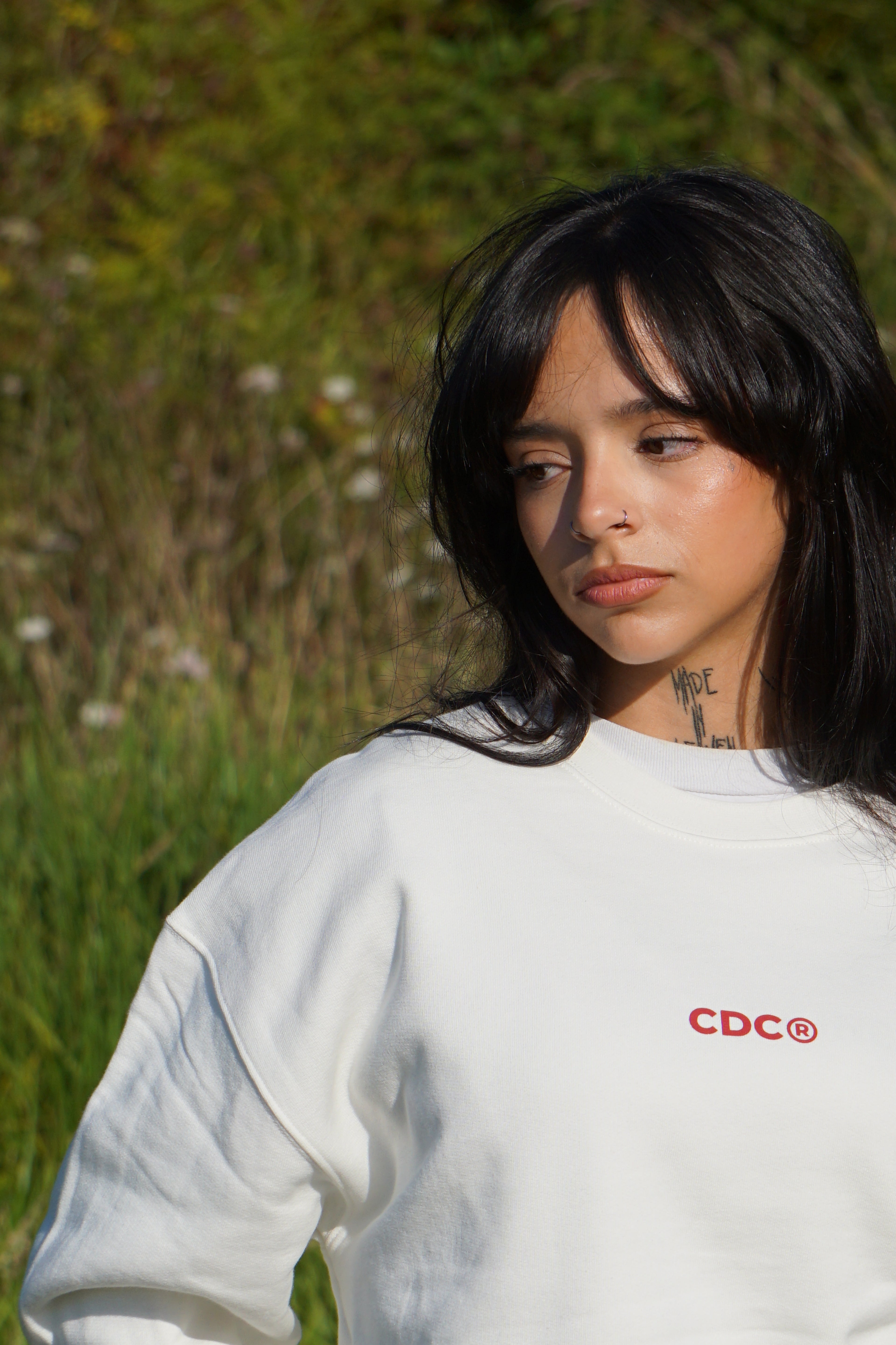 SUDADERA BLANCO/ROJO "NOT ONLY BEACH" LOGO