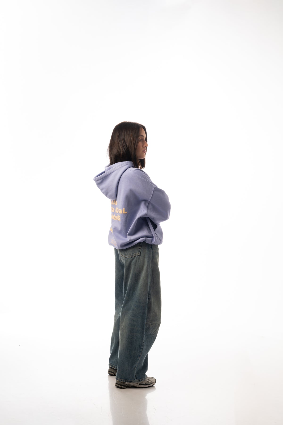 SUDADERA LILA-TIZA/AMARILLO "PLAYAS RAZO" CON CAPUCHA – foto 4