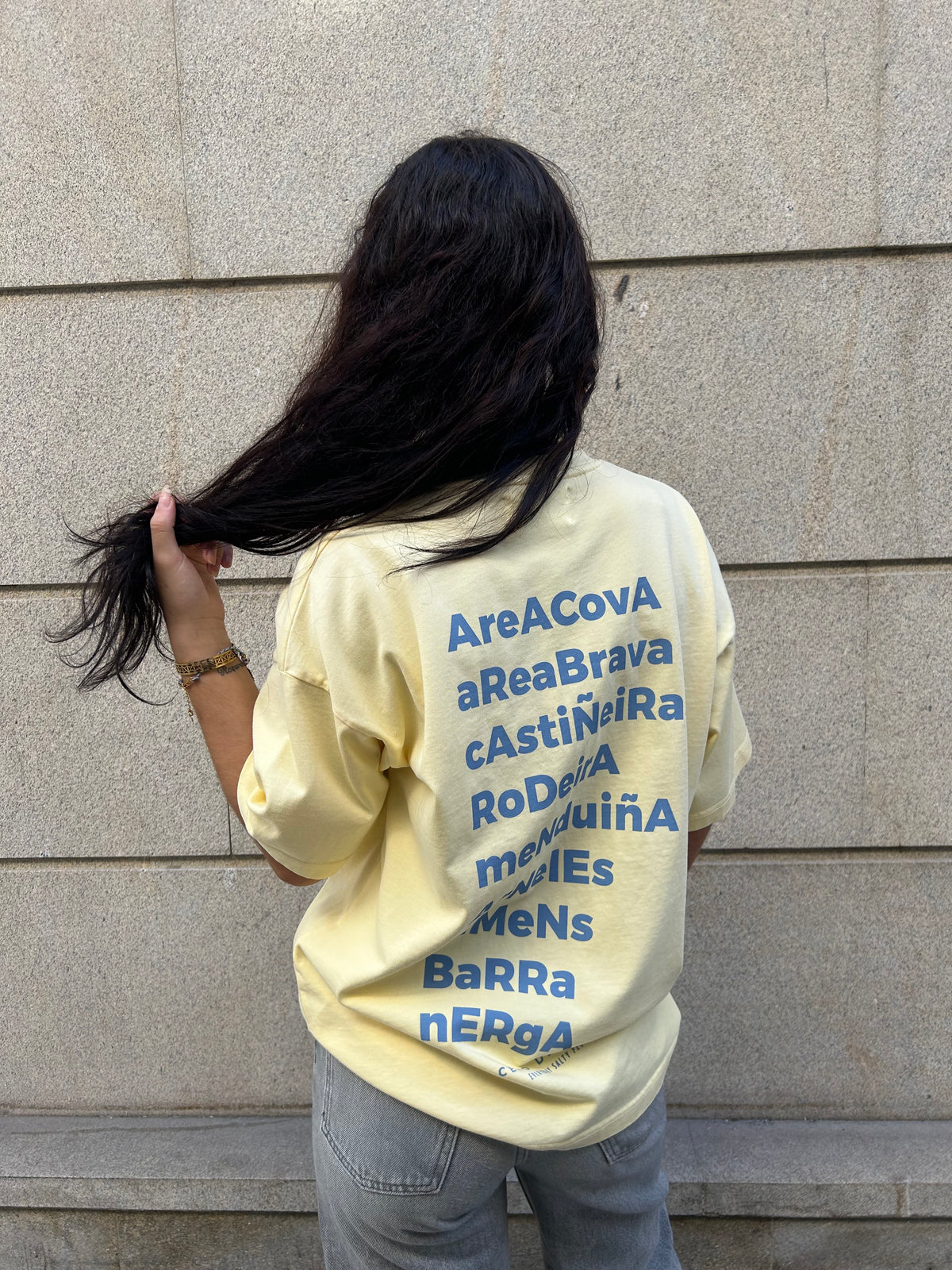 CAMISETA MANTEQUILLA/AZUL "MORRAZO"