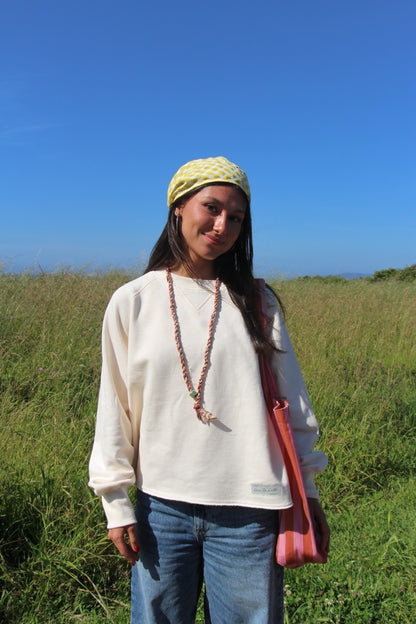 SUDADERA BEIGE/SC "PARCHE" SIN CENEFA
