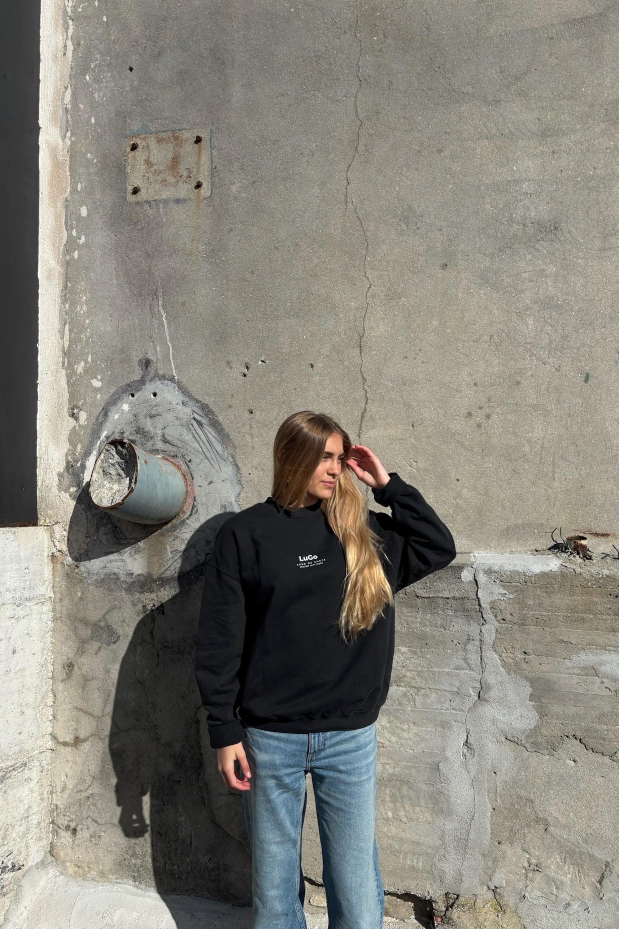 SUDADERA NEGRO/BLANCO "LUGO" OVERSIZE