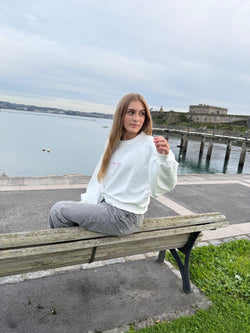 SUDADERA CORTA BLANCO/ROSA "CABAÑAS" SIN CAPUCHA