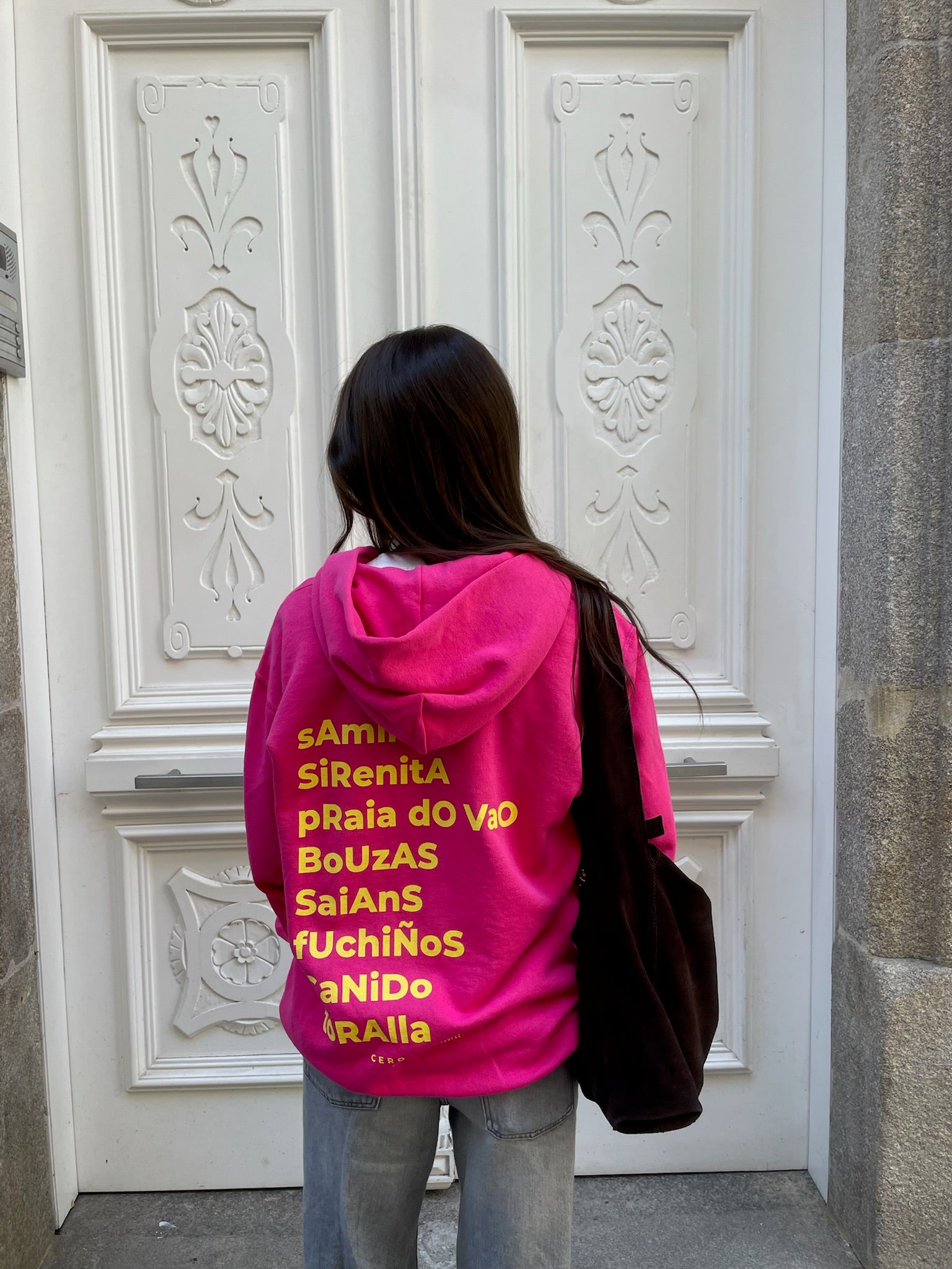 SUDADERA VIGO FUCSIA/AMARILLO CREMALLERA CON CAPUCHA