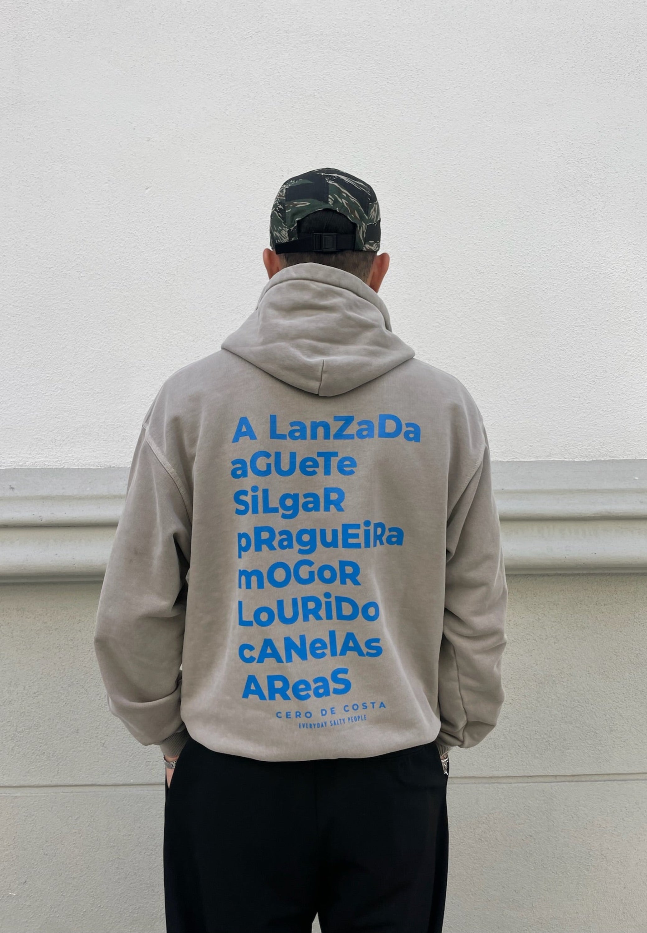 SUDADERA PONTEVEDRA GRIS/AZUL CON CAPUCHA