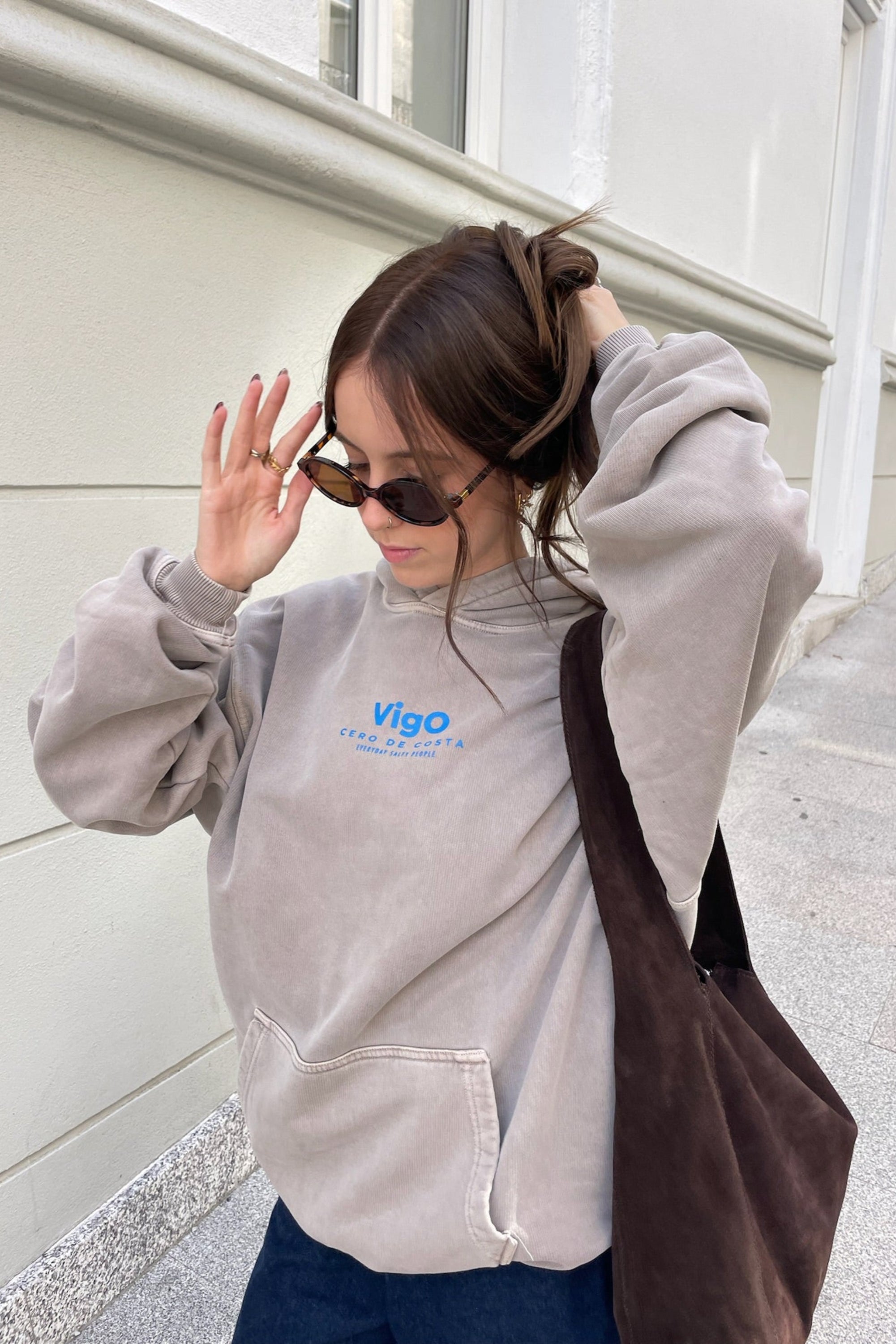 SUDADERA GRIS/AZUL "VIGO" CON CAPUCHA