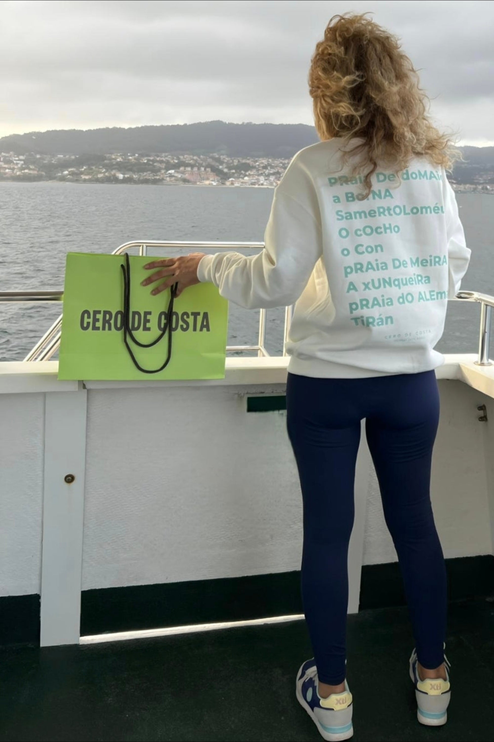 SUDADERA BLANCO/VERDE-AGUA "MOAÑA"